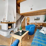 St Moritz بيت ضيافة Madulain